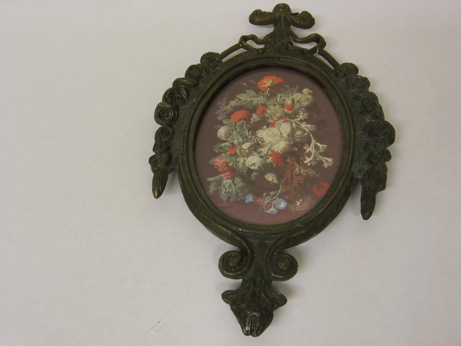 VINTAGE FLORAL ORNATE OVAL BRASS  PICTURE FRAMES-MADE IN ITALY