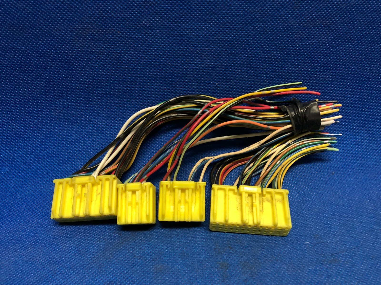 WIRING HARNESS PLUG CONNECTOR 97-99 MITSUBISHI MIRAGE ECM