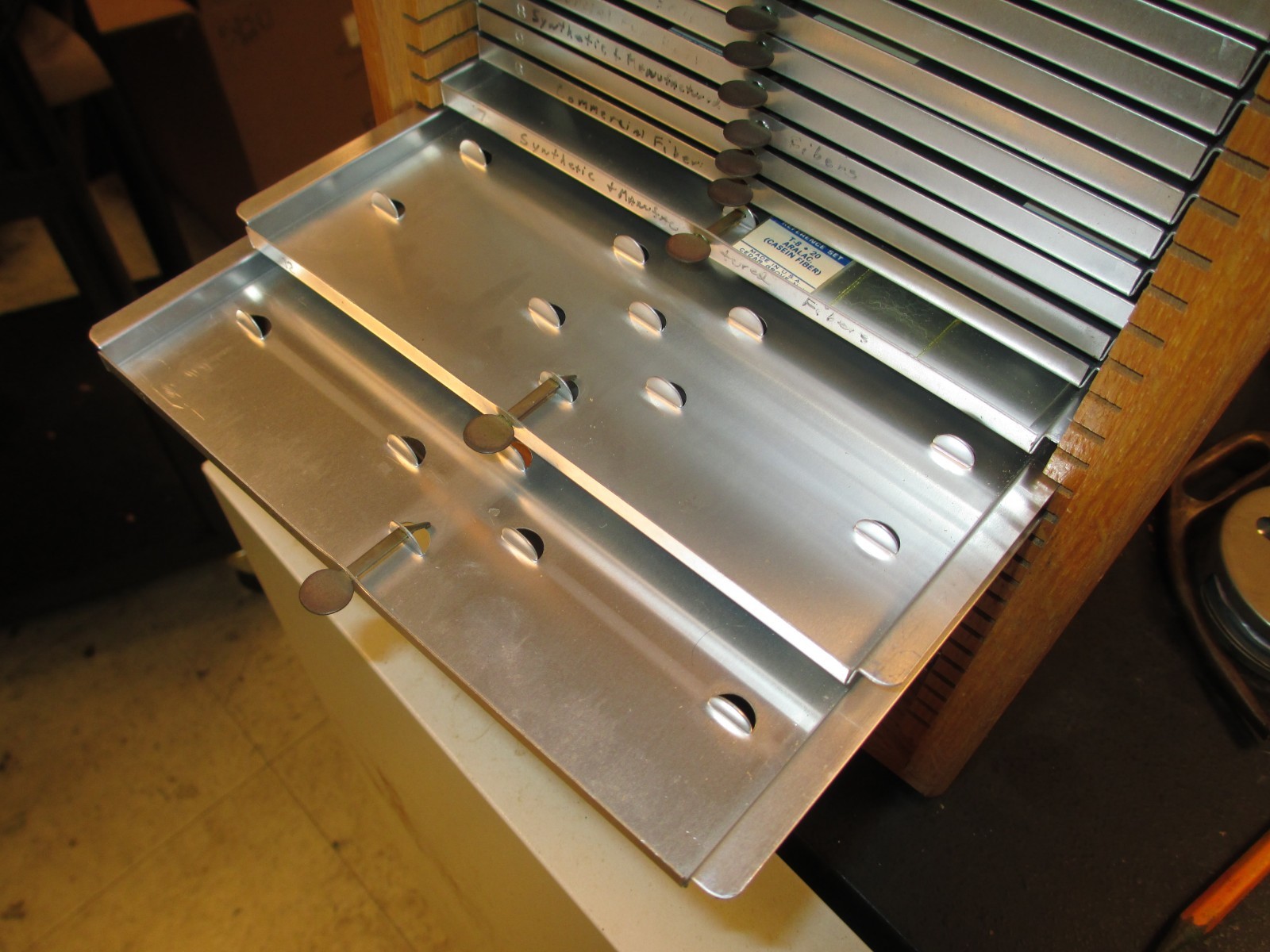 Vintage OAK MICROSCOPE SLIDE Box STORAGE CABINET w/ 17 trays