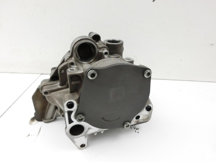 BMW F31 318d 12-15 2,0d 105KW N47D20U1 Ölpumpe Ölvakuumpumpe BMW F31 318d 12-15 28.02.2014 7810823 11417810823... Bild 4