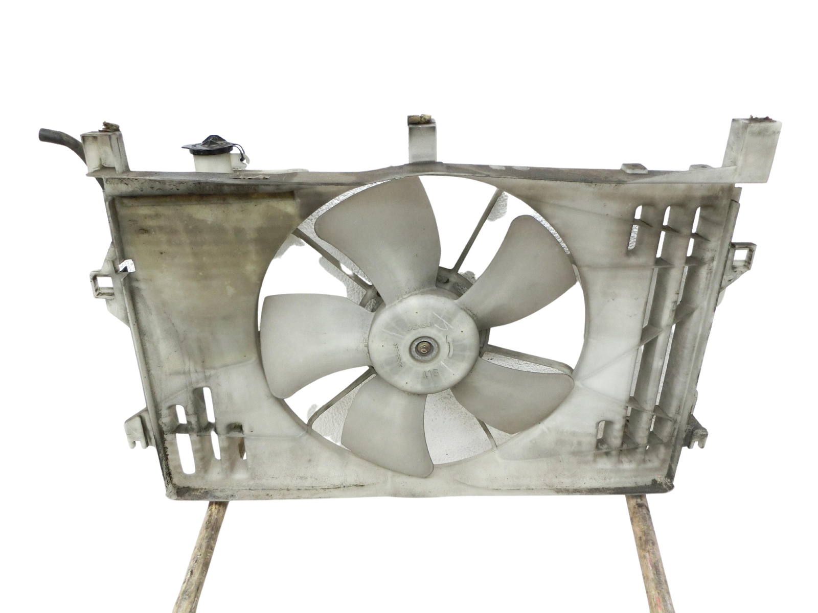 Toyota Corolla E12 01-04 1,4 71KW Lüfter Ventilator f. Kühler  - Bild 1