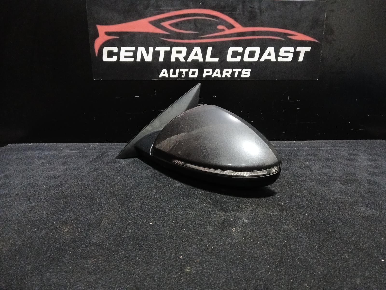 2023 Kia Cerato LEFT DOOR MIRROR BD COLOUR CODED MANUAL FOLD NON BLIND SPOT TYPE image 4
