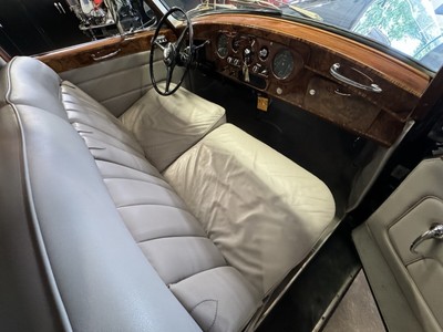 image 12 of interior