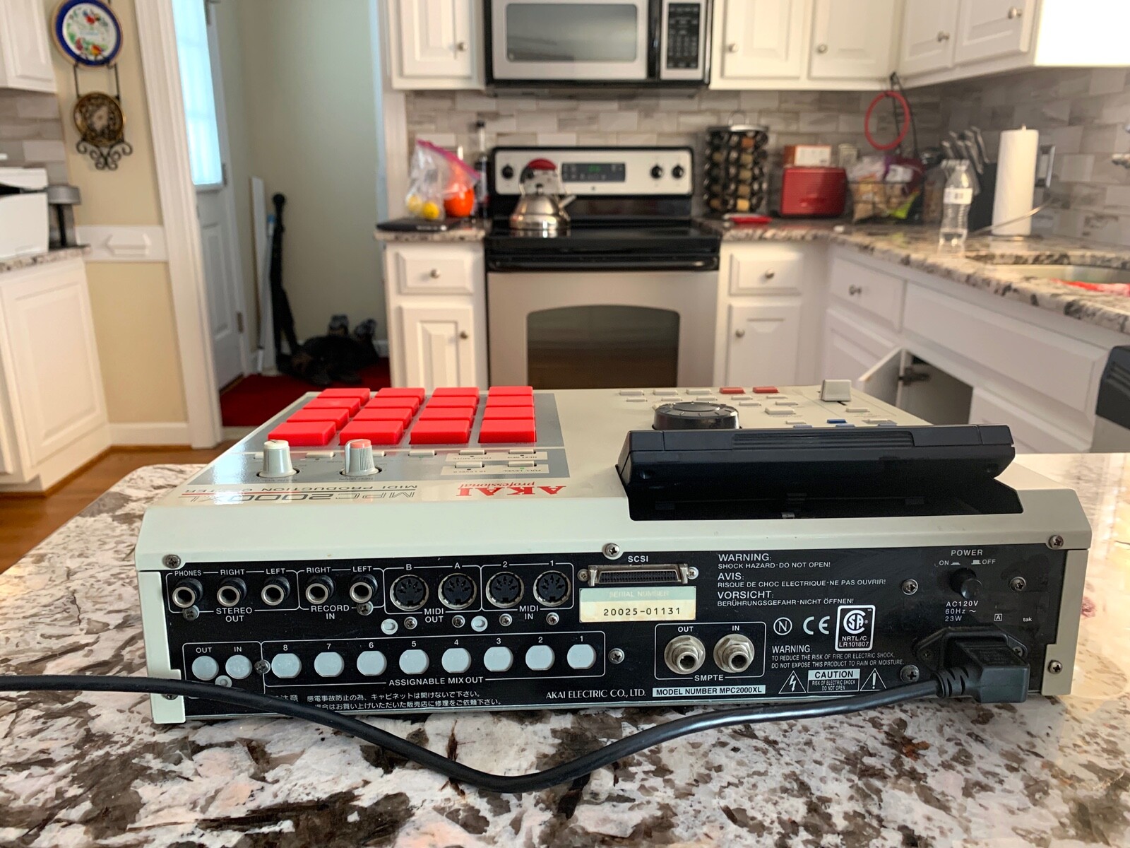 Akai MPC 2000XL Sampler Drum Machine 32MBRam,New Fat PADS, & New sensors !!!!!!