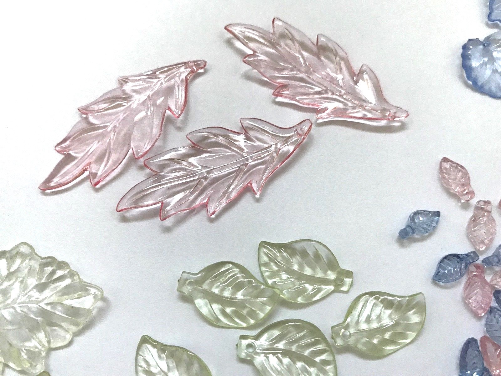 Lot Pastel Acrylic Leaf Loose Plastic Beads Charms Pendant DIY Jewelry Findings