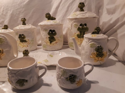 Vintage 1978 Sears & Roebuck Ceramic Frog Set 19 PC