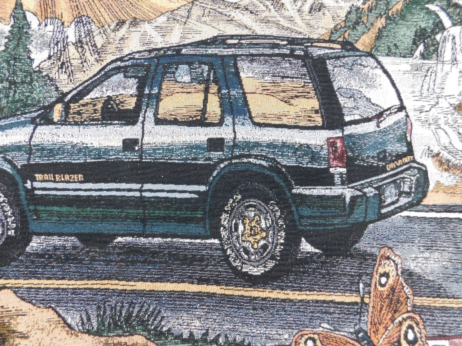UNIQUE CHEVROLET TRAILBLAZER THROW BLANKET