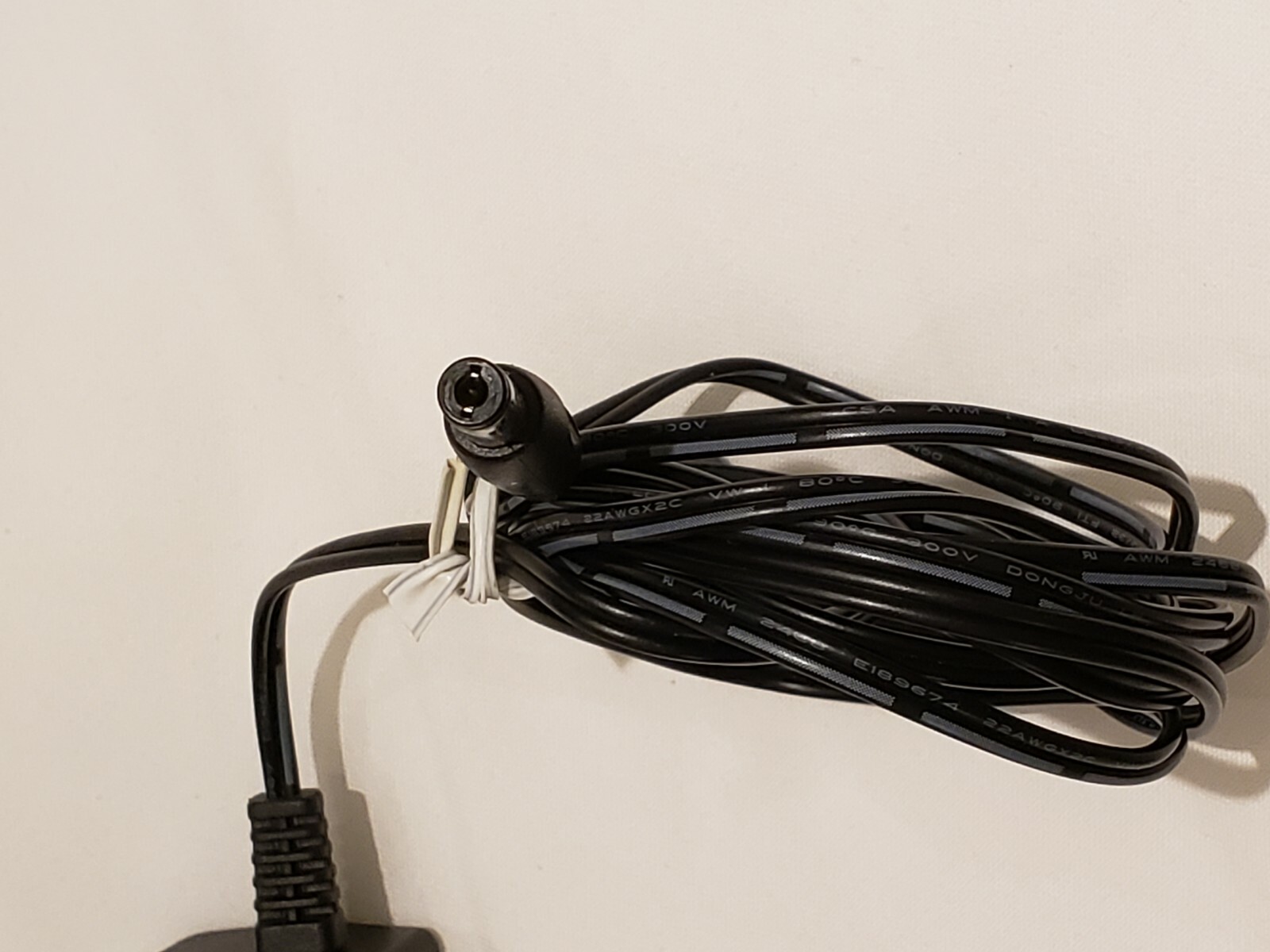 UBEE / DVE SWITCHING ADAPTER DSA-12G-12AUS 120120 100-120V 50/60Hz 0.3A