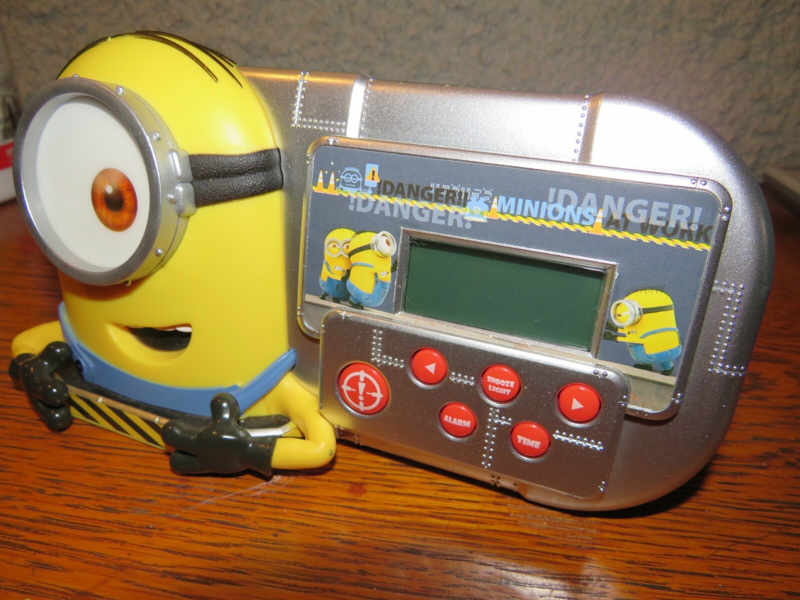 Despicable Me CLOCK ミニオンデザイン Despicable Me Minion Alarm Clock/Sleep Timer with Night
