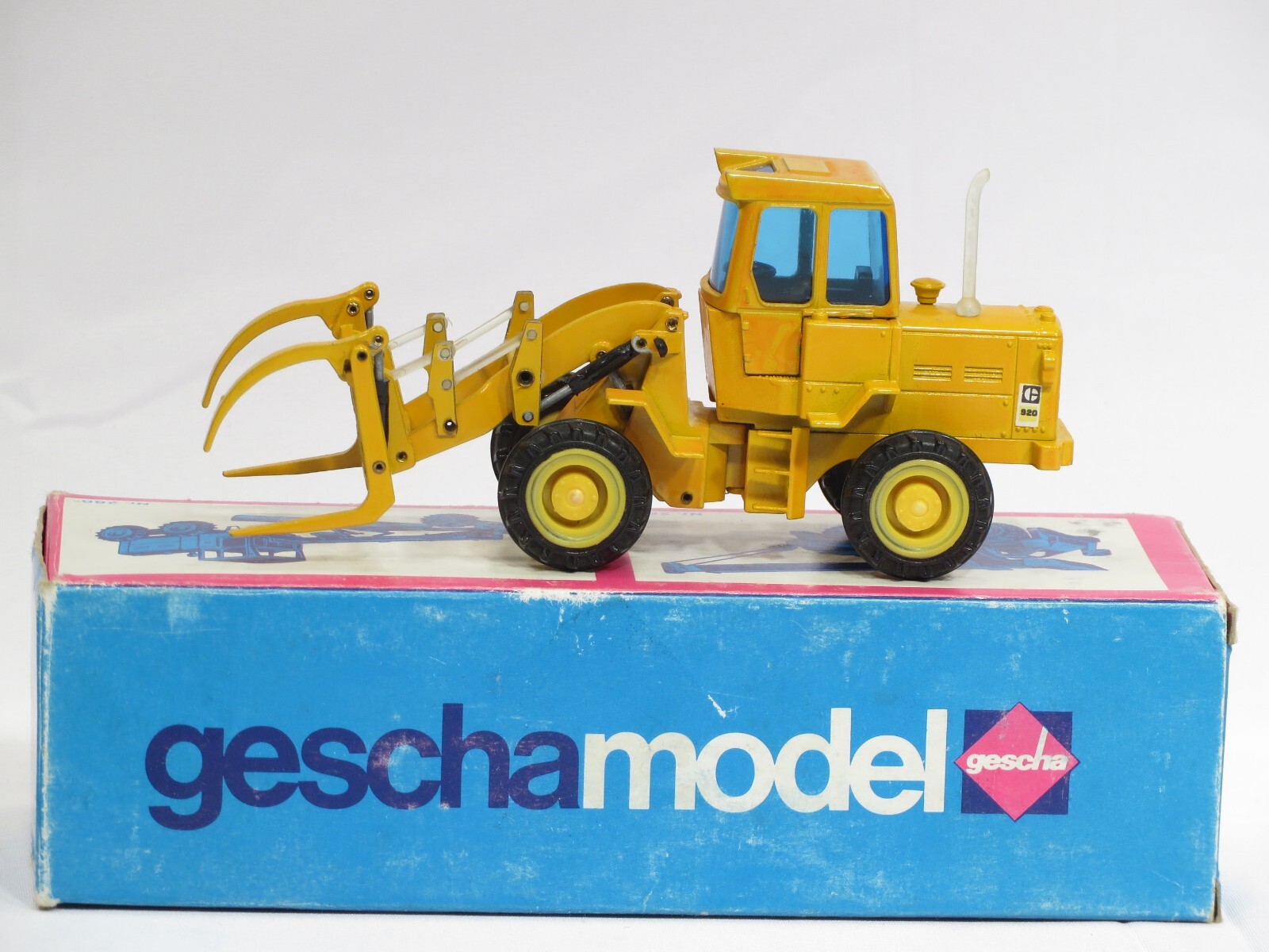 Caterpillar 920 Log Loader - o/c - Gescha #2881 - 1/50 - N Caterpillar 920 Log Loader - o/c - Gescha #2881 - 1/50 - N