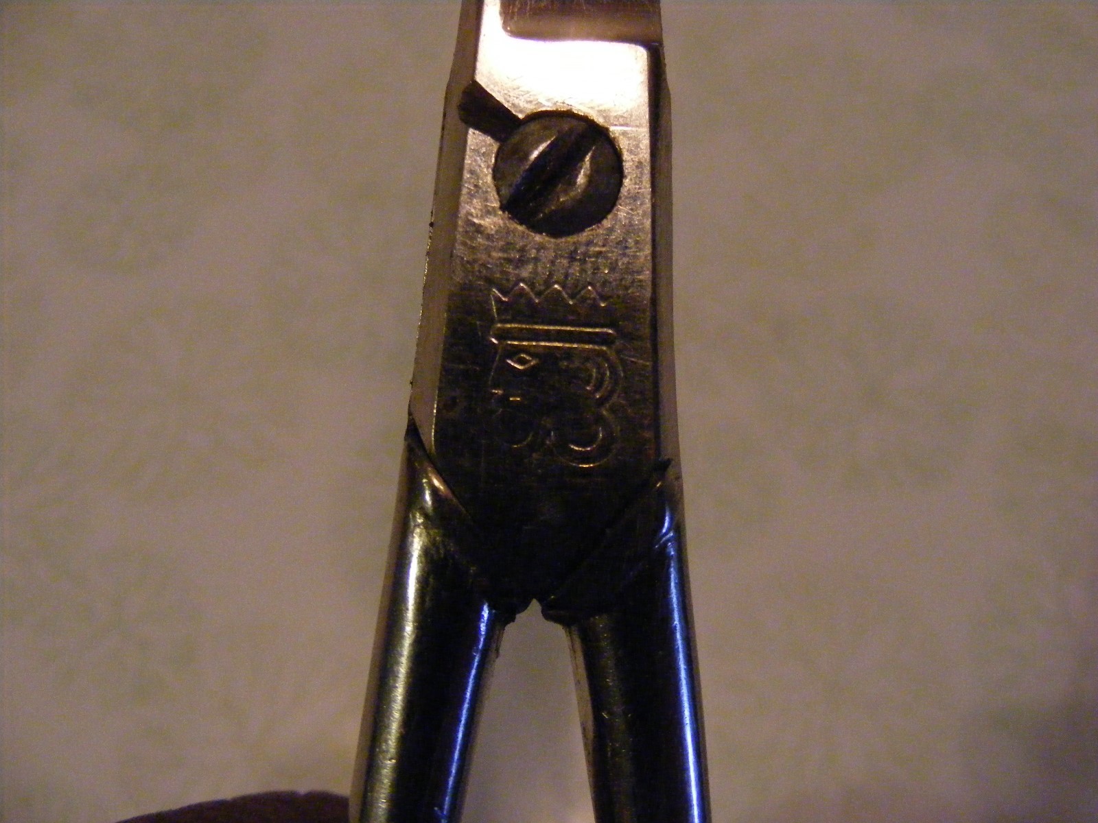VINTAGE PAIR OF ITALIAN MADE BARBER SCISSORS 7 1/8
