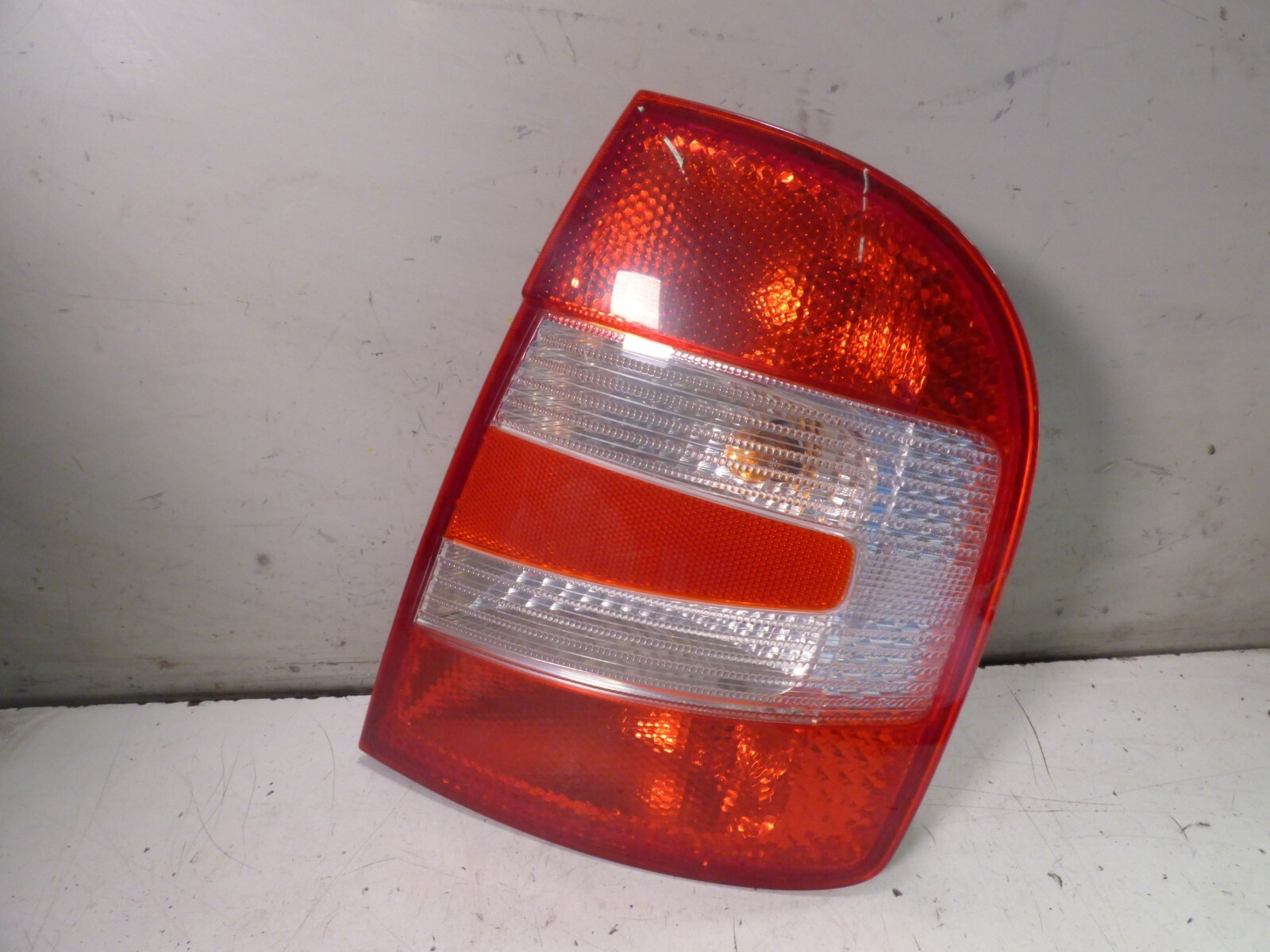 Fanale posteriore destro SKODA FABIA 2001 6Y6945112B