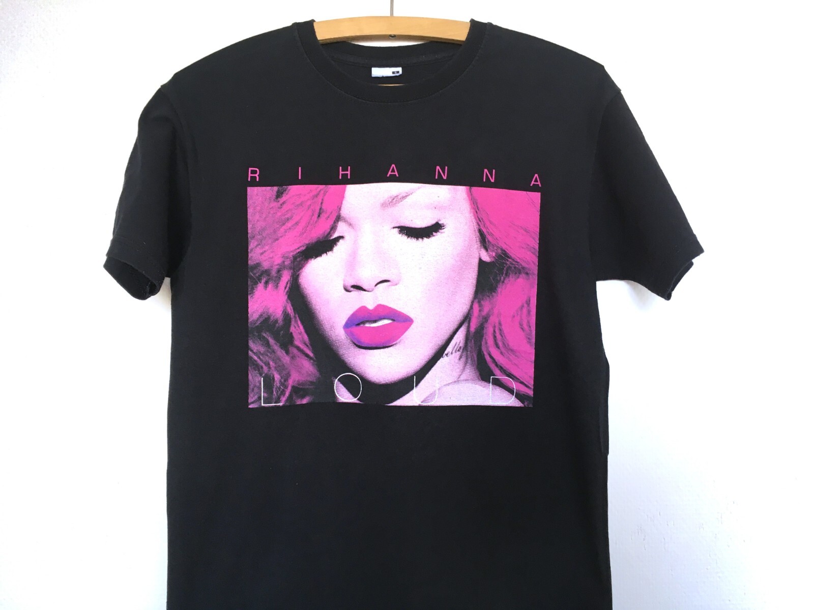 Rihanna LOUD TOUR 2011©️ MUSIC TEE 2011 Official Rihanna Loud Tour T-shirt Navy, Festival