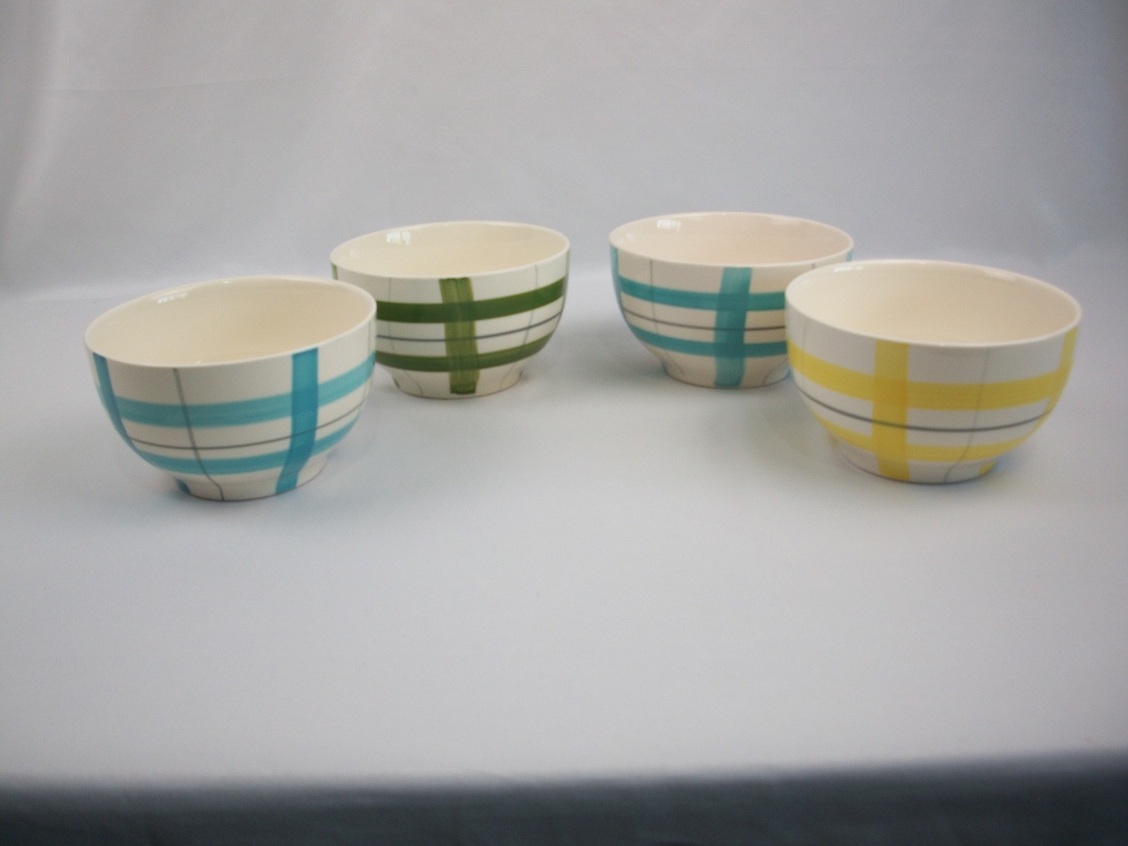 Set of 4 Gibson Home Plaid Bowls Green Yellow Blue