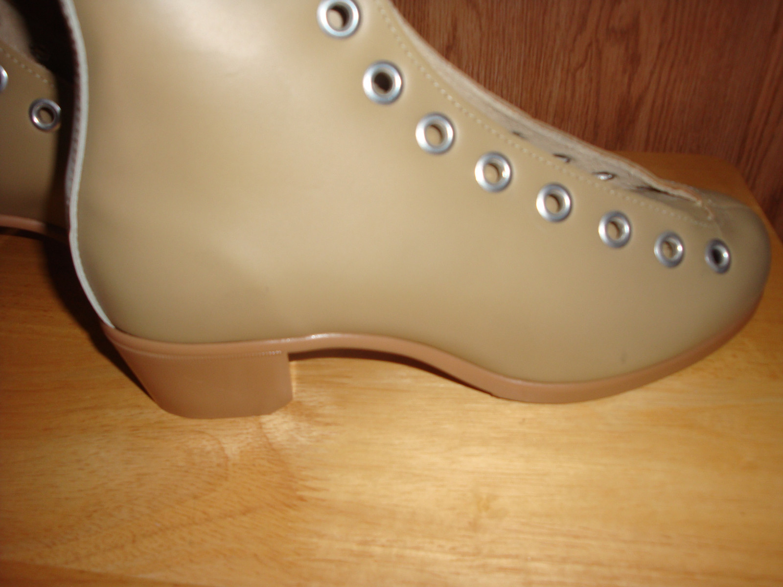 Riedell Size 5 Womens Rental Roller Skate Boots w/ Leather Upper- Vintage