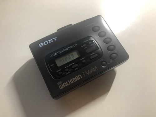 Vintage Sony Walkman - WM-FX41 - AM/FM - Cassette - W/Carry Case - Tested