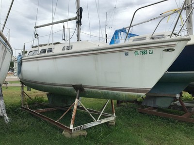 1982 Catalina C-25 25' Sailboat on Cradle, Swing Keel, Sails and Motor Included!