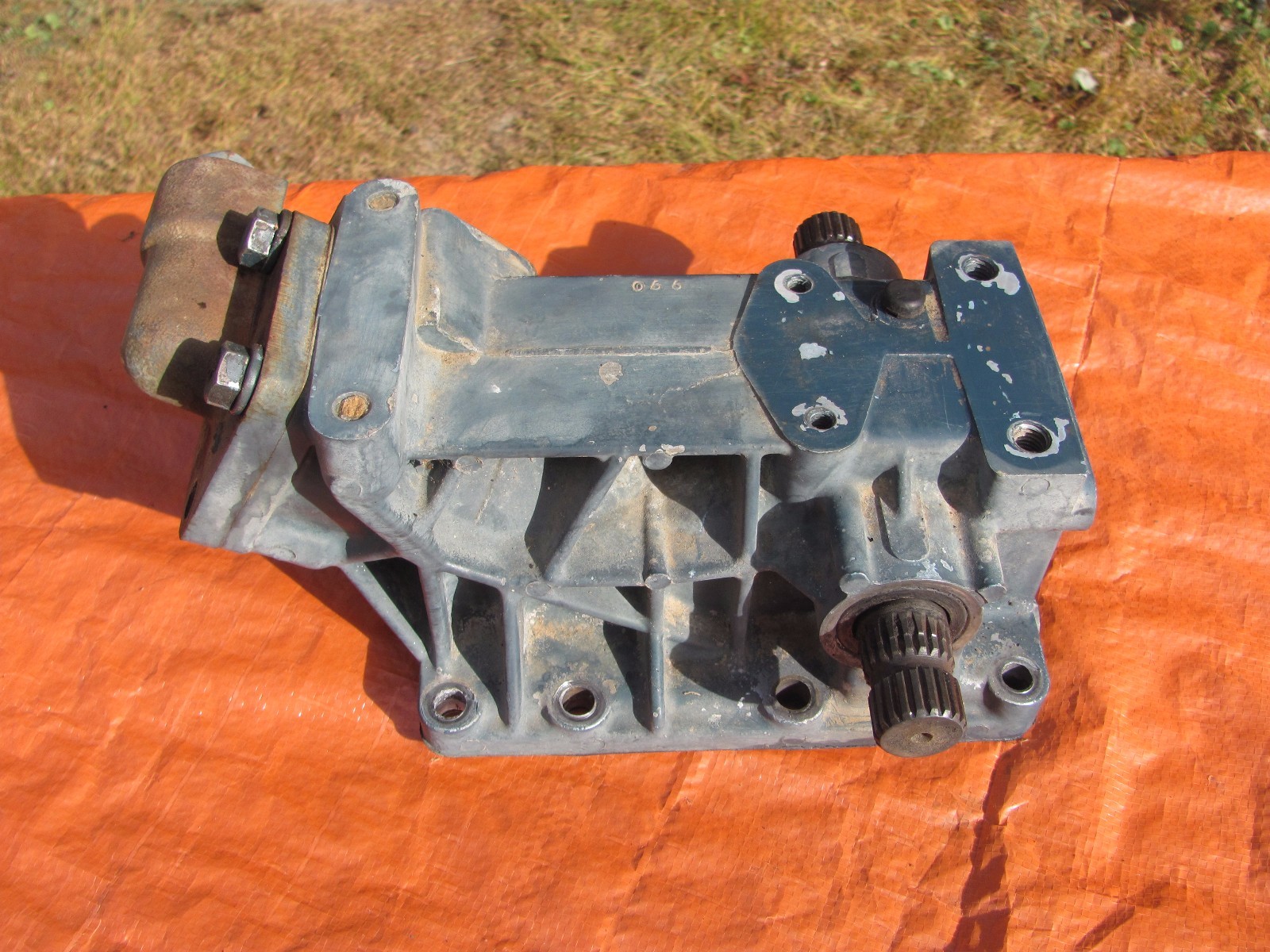 Kubota B7100D Rockshaft Assembly PN:66611-12510 B6100 and others