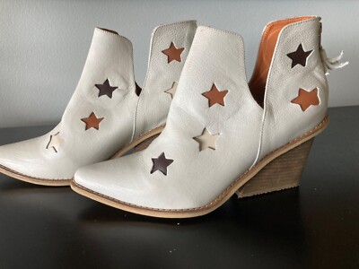 New Silvia Cobos Ladies Shoot For The Moon Western Ankle Boot,  Off White 10