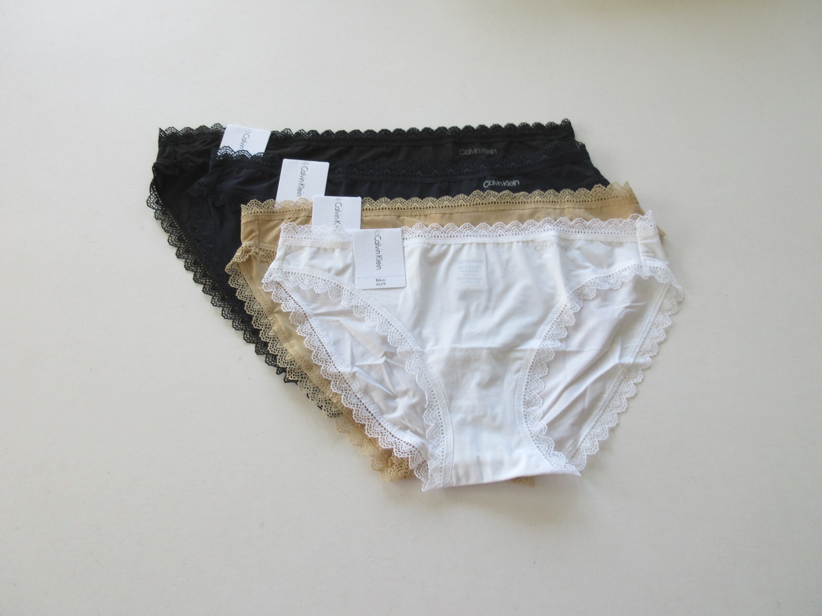 VINAJ【送料込】Cross Ribbon Line low Bikini Panty Cross Ribbon Low Bikini Panties (White) - VINAJ | 60