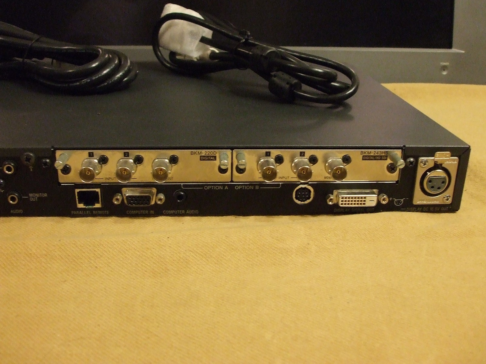 Sony LMD-320W Professional 30