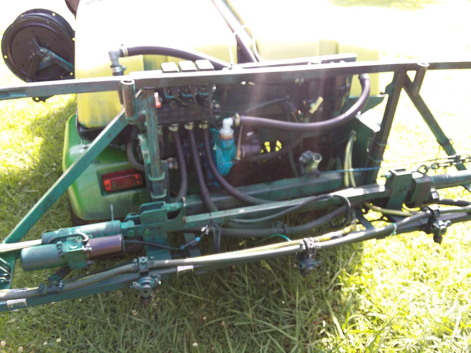 John Deere 2020 Pro Gator With HD200 Spryr Rear Aux Hyd Low Hours Under 800