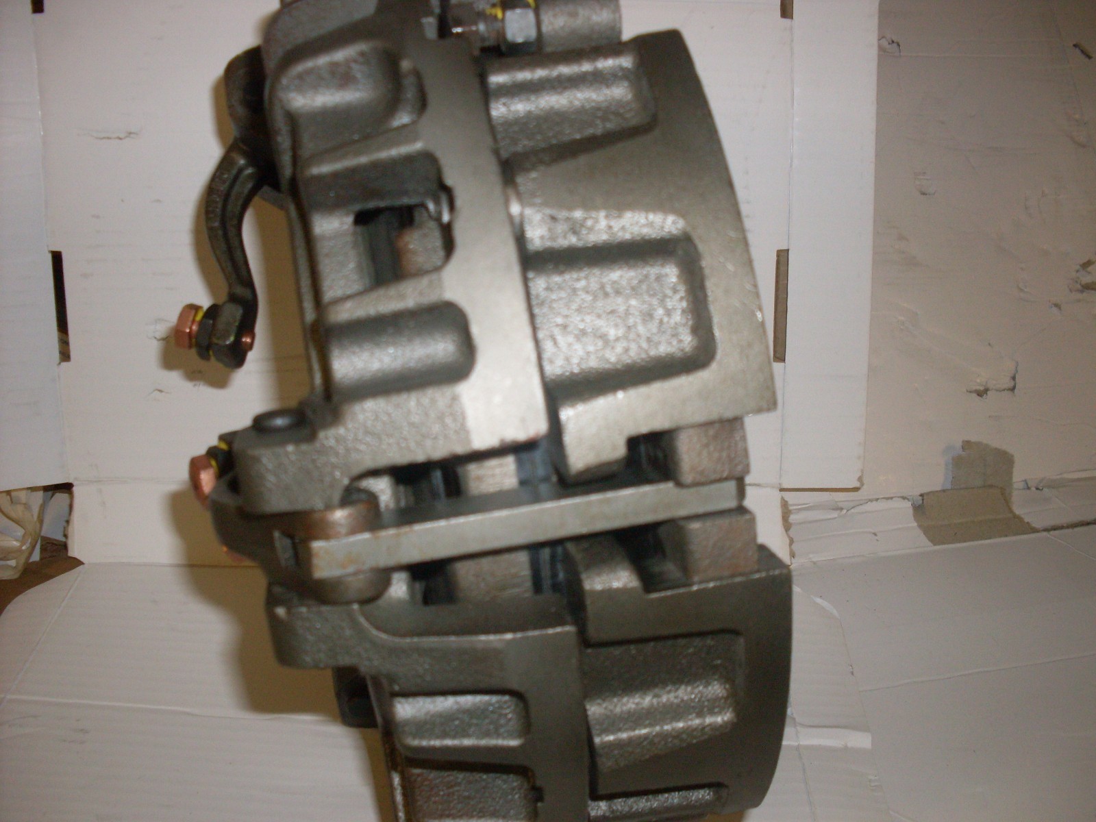 Ford 1500 1700 1900  tractor clutch pressure plate 9