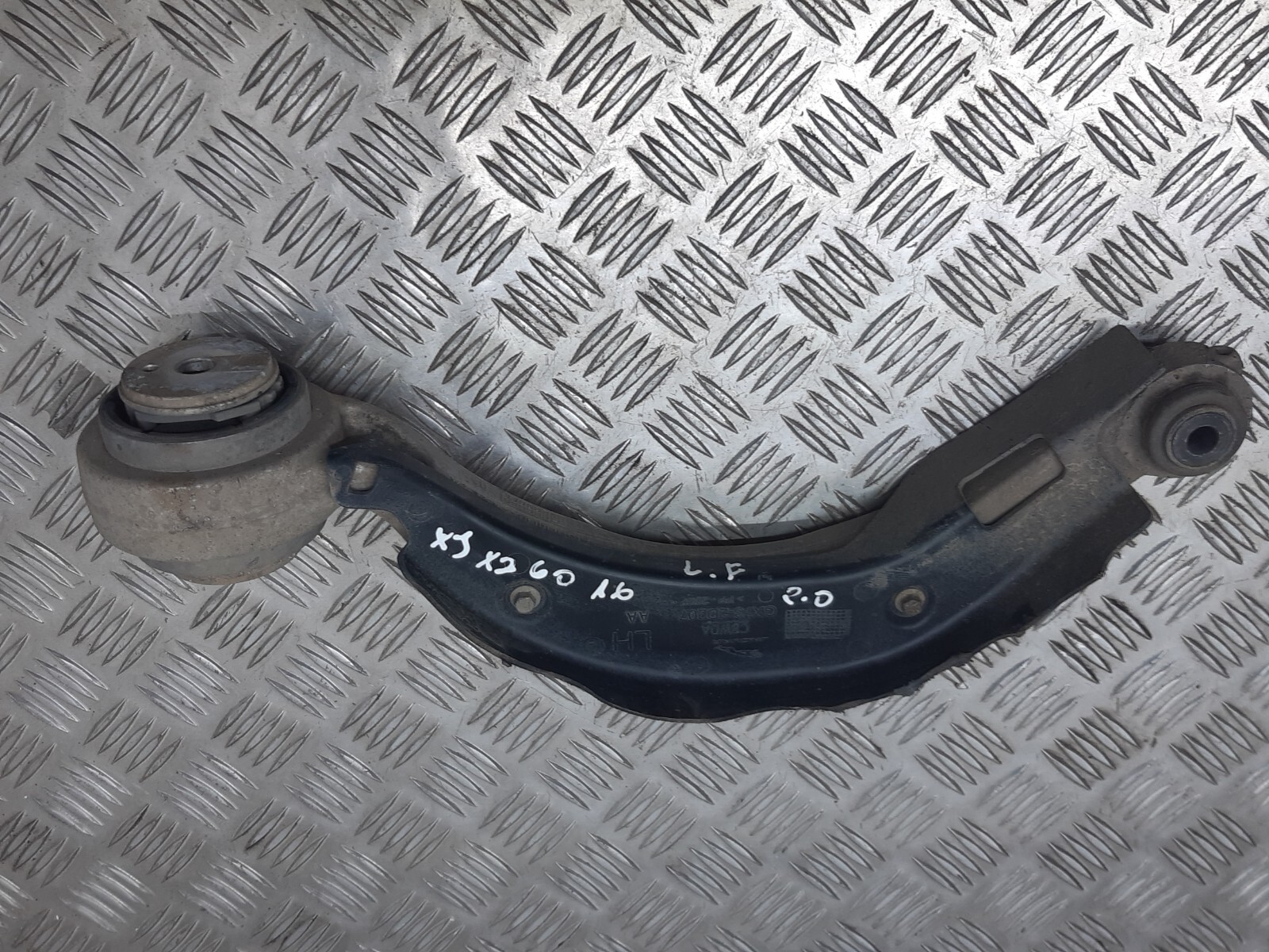 新政　 X-type JAGUAR XF X260 FRONT LEFT LOWER WISHBONE CONTROL ARM