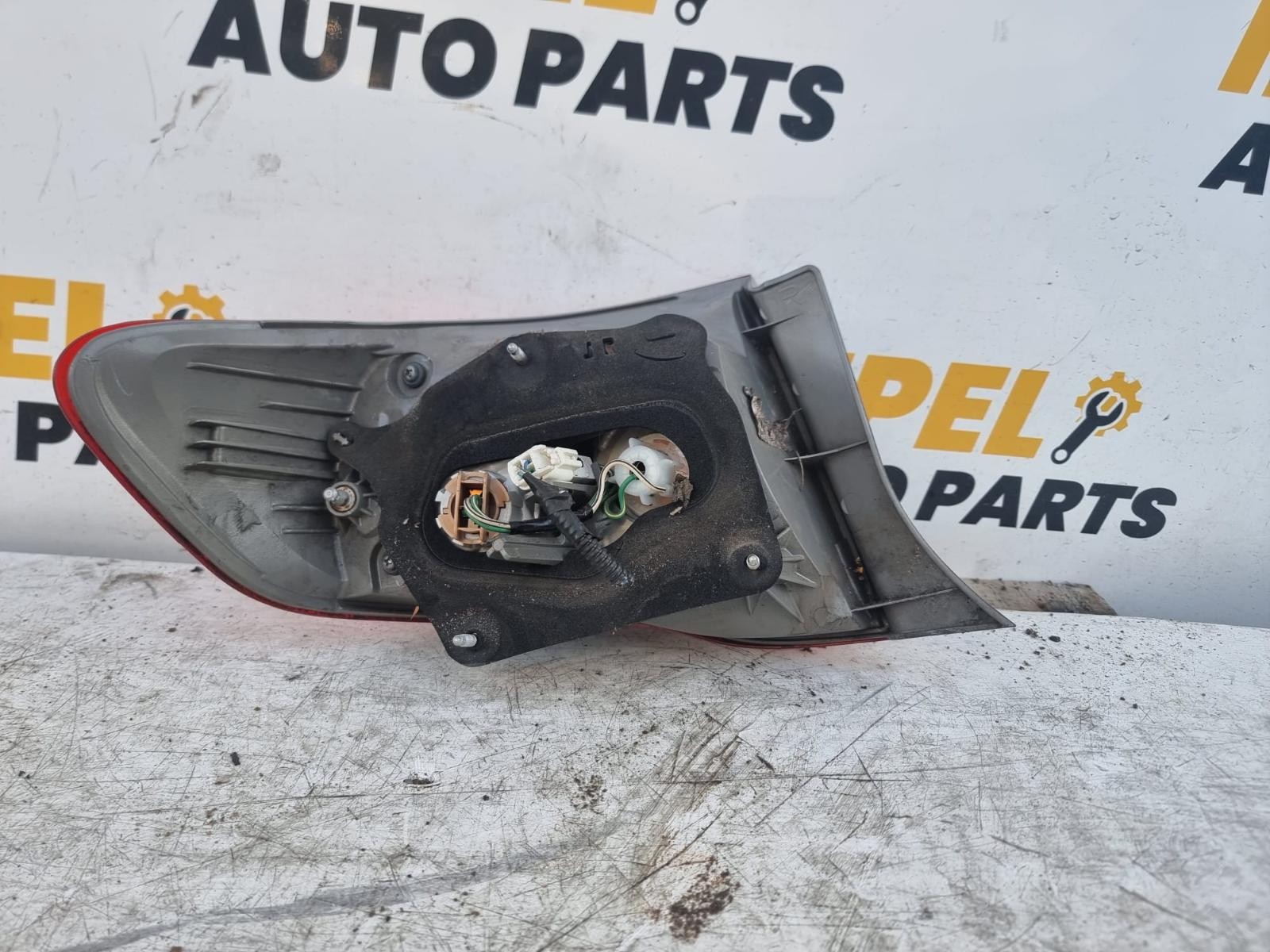 TOYOTA COROLLA 03/2007-02/2010 RIGHT TAILLIGHT ZRE152/153R SEDAN - thumbnail 3