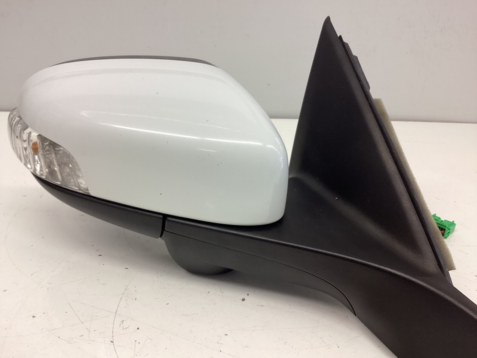 07-13 Volvo S80 V70 Right Side View Mirror w/ BLIS 614 White