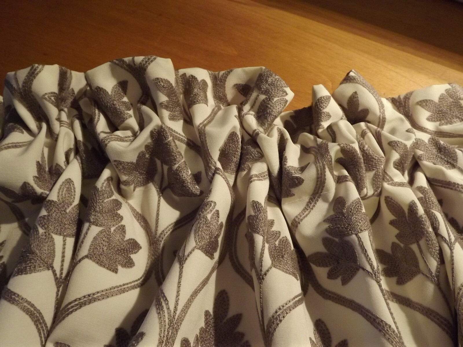 NEW TIWLL & BIRCH lined VALANCE embroidered leaves TRELLIS PATTERN 52Wx19