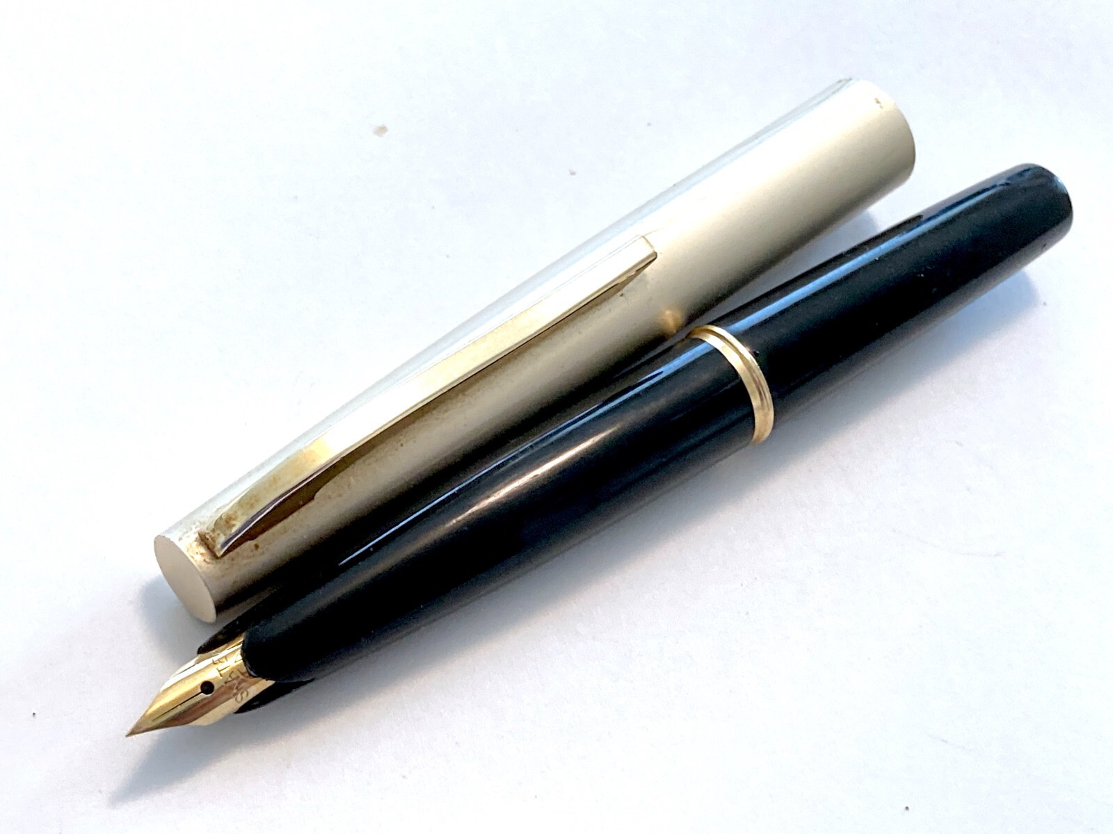 Japanese vintge skater mini fountain pen with sac unused