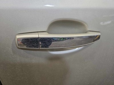 Used Right Front Outside Door Handle fits: 2015 Buick Lacrosse Champagne Silver