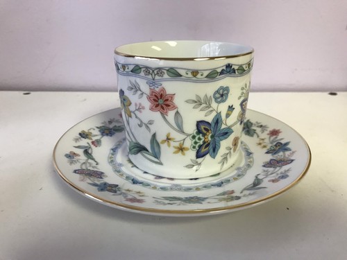 Andrea by Sadek  4 Cups with Saucers  - NEW In box- India Garden