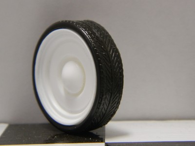 1:25 scale Resin 20 Inch Steel wheel, Low pro Tire, Baby Moon. Set of 4