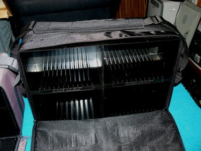 Clean Lot of 5 : CASE LOGIC CD : 2 x 30/1 x 60 Tote & 2 x Wall @ STORAGE/TRAVEL
