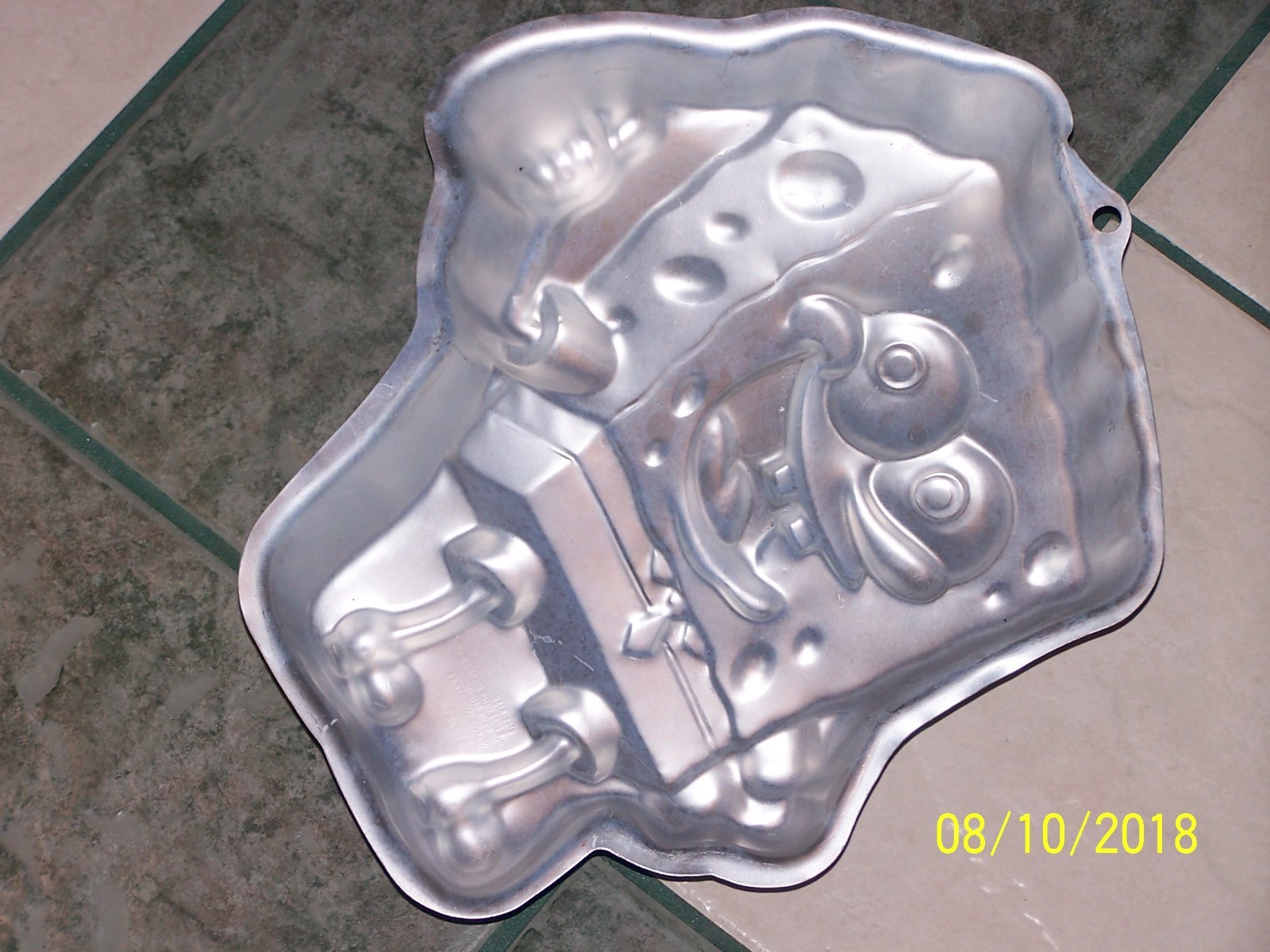 SPONGE BOB SQUARE PANTS WILTON ALUMINUM CAKE PAN  2105-5130