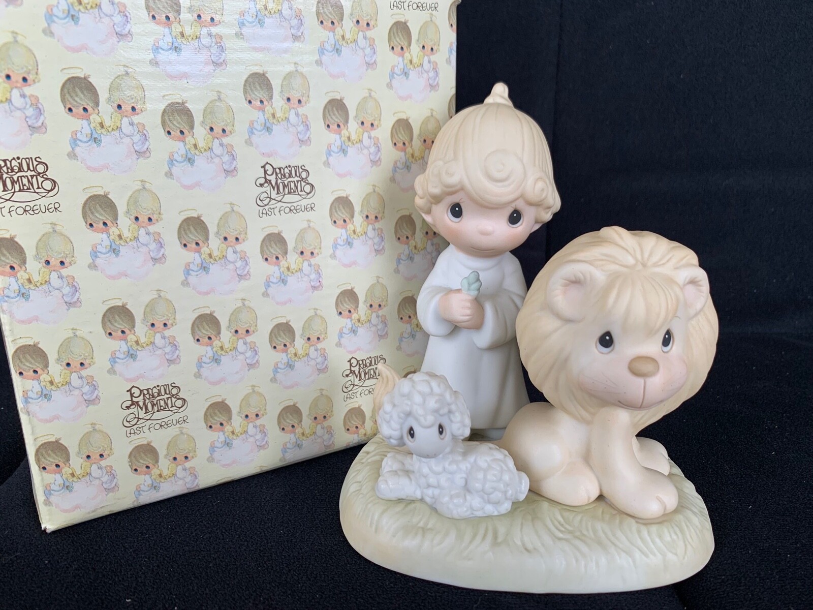 Precious Moments - Peace On Earth, E9287, W/Box, Cross Mark
