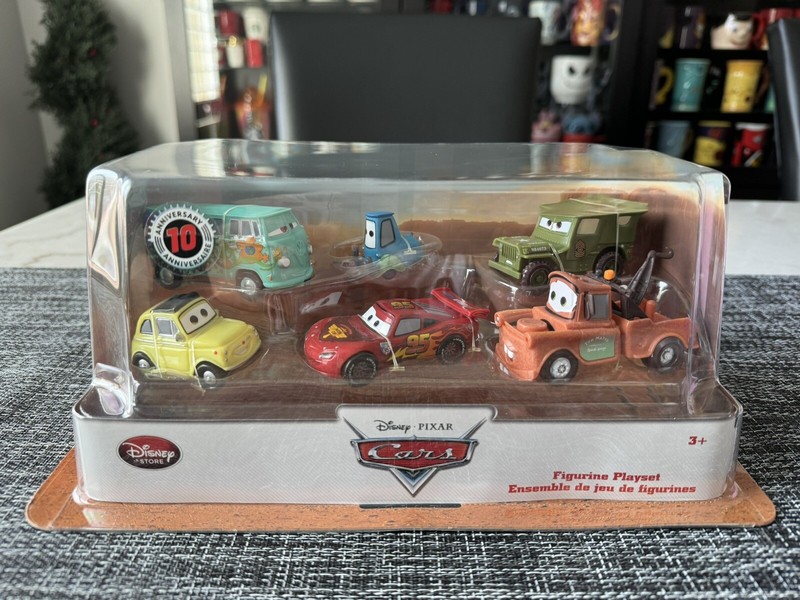 Disney Pixar Cars Lightning McQueen Pit Crew 6 Figure Play