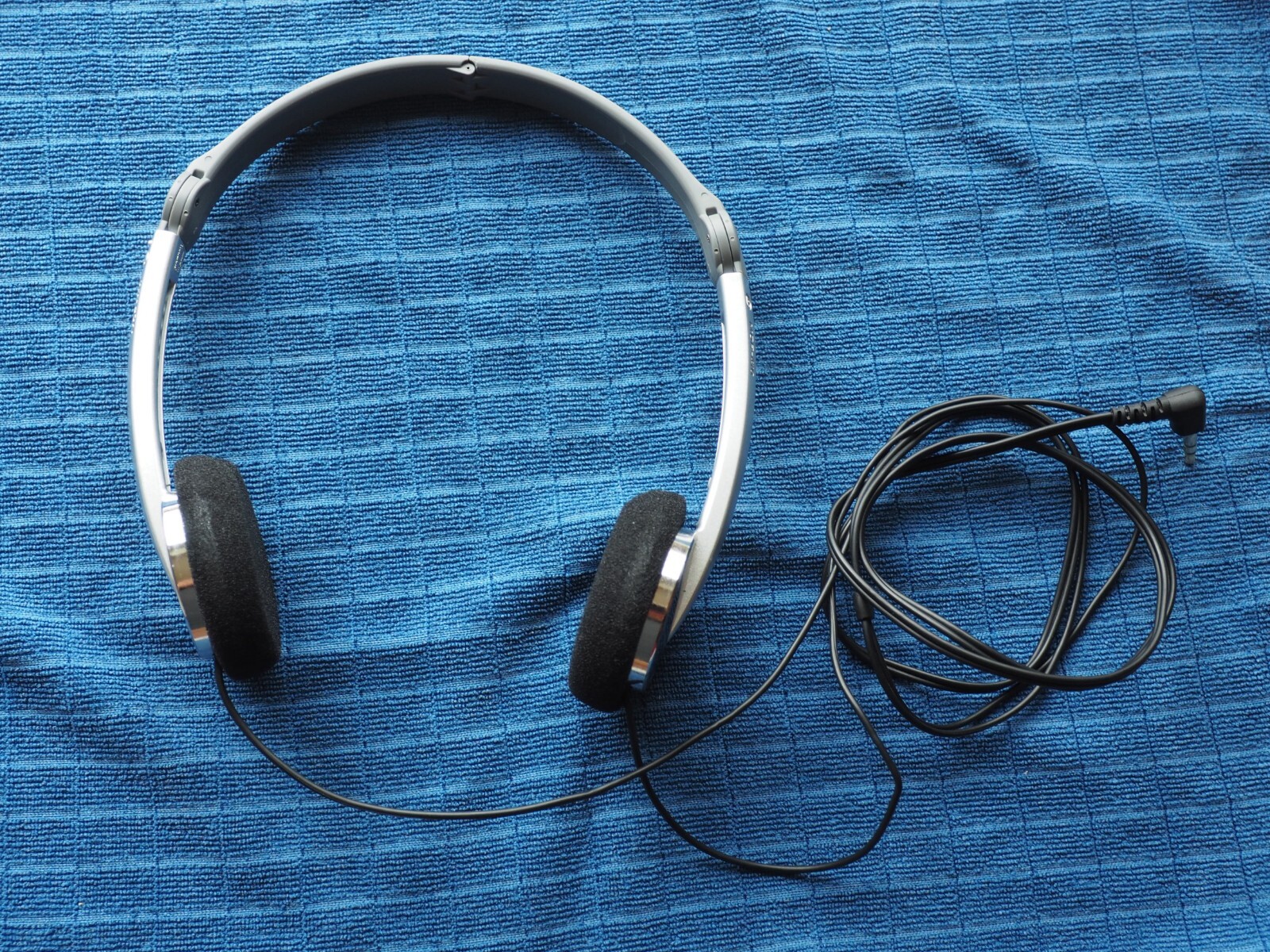 Used Tested Vintage SONY MDR-410 Folding Over Ear Headphones