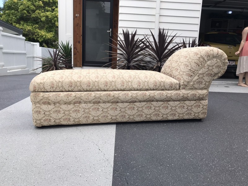 Gorgeous Vintage Chaise Lounge Storage Bench Seat Antiques