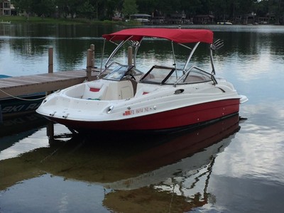 2006 Regal Destiny 2120 Deckboat