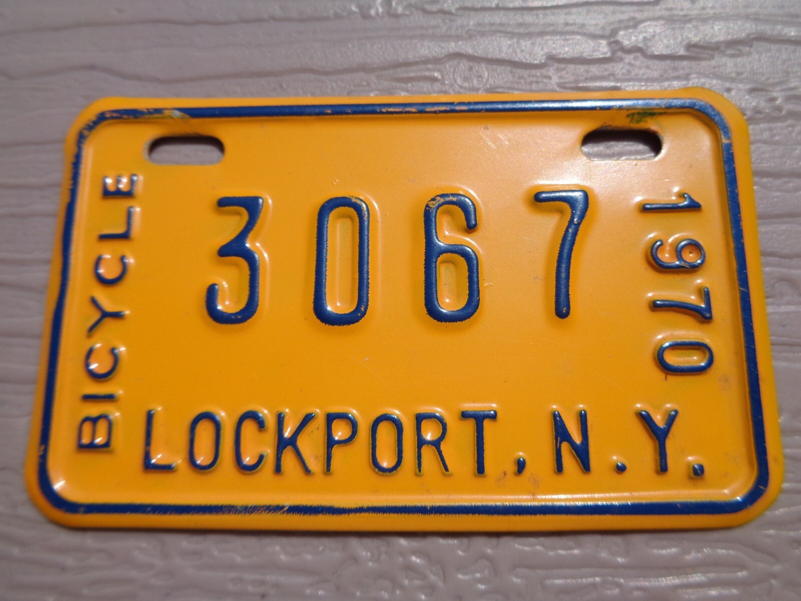 使用済みナンバープレート　used license plate. WWF DX License Plate DGNR8 D-Generation X HBK HHH Chyna