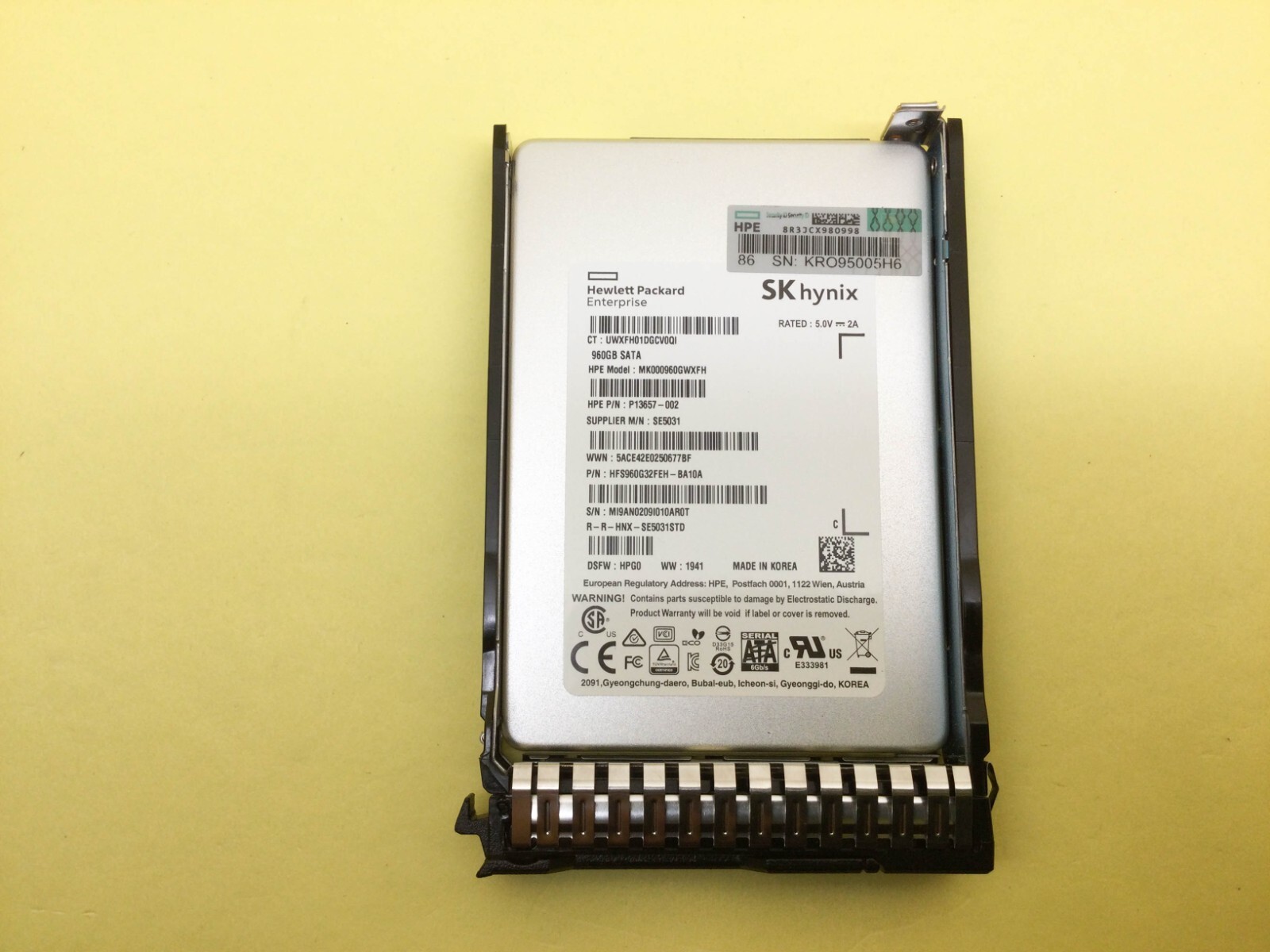 M174】core i5/メモリ8GB/SSD128GB＋SATA1TB 4XB7A72439 Lenovo 03GX057 ThinkSystem 2.5