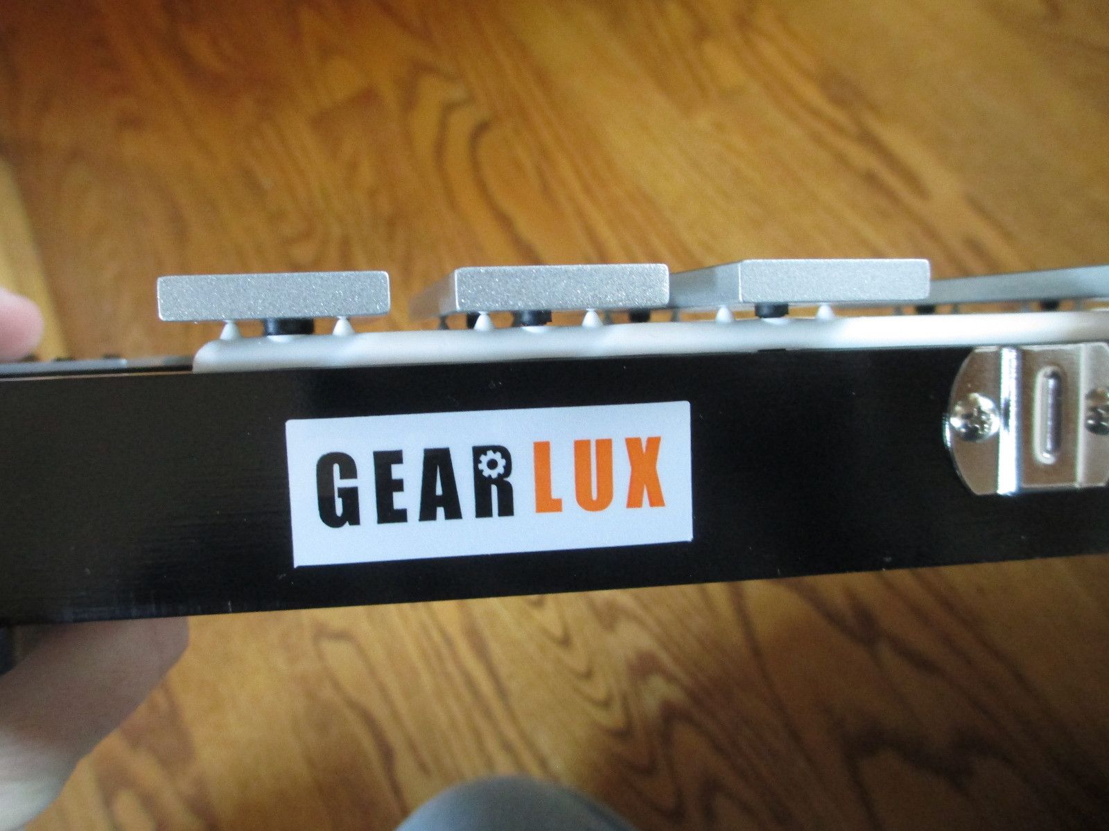 GEARLUX 32 NOTE BELL SET / GLOCKENSPIEL with CARRYING CASE + DRUM PAD + MALLETS