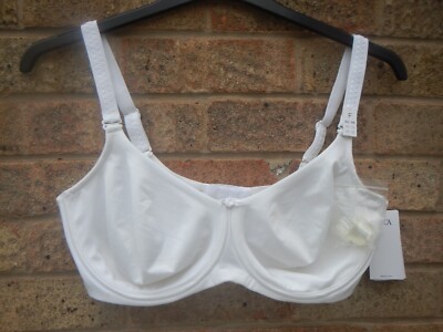 LISCA VICTORIA IVORY SIZE 42F UNDERWIRED BRA WITH  SET OF SEE THRU STRAPS NWT