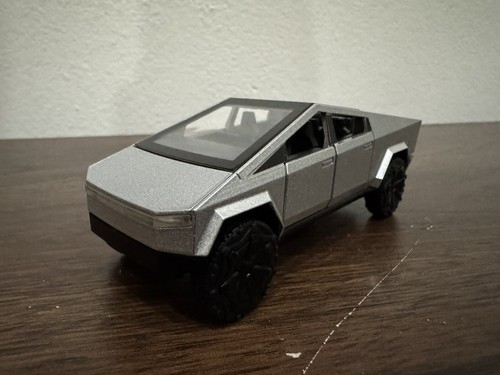 Tesla Cybertruck 1:18スケールダイキャスト UNOPENED/SEALED 1:18 Scale CYBERTRUCK Diecast - Offical