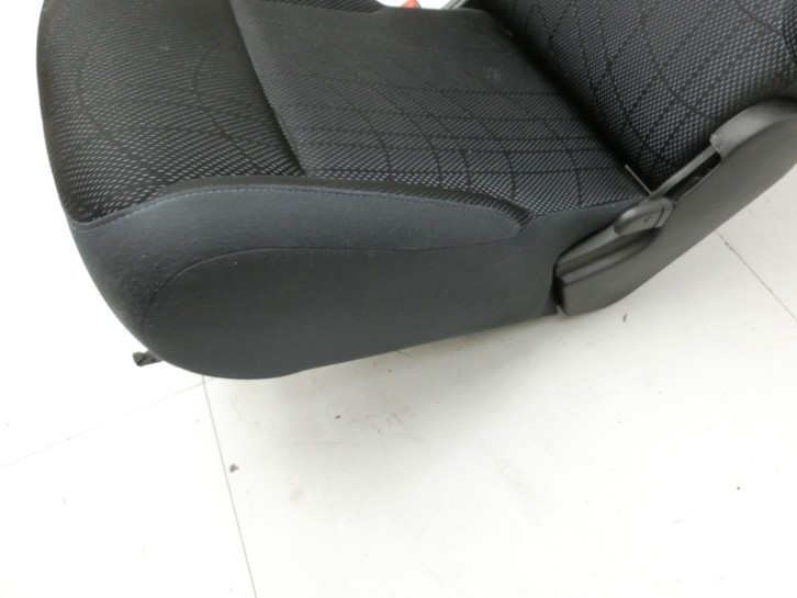 Peugeot Partner Tepee 08-12 Sitz Einzelsitz Hinten Links Stoff Peugeot Partner Tepee 08-12 07.06.2011 gebraucht Vorschau 5