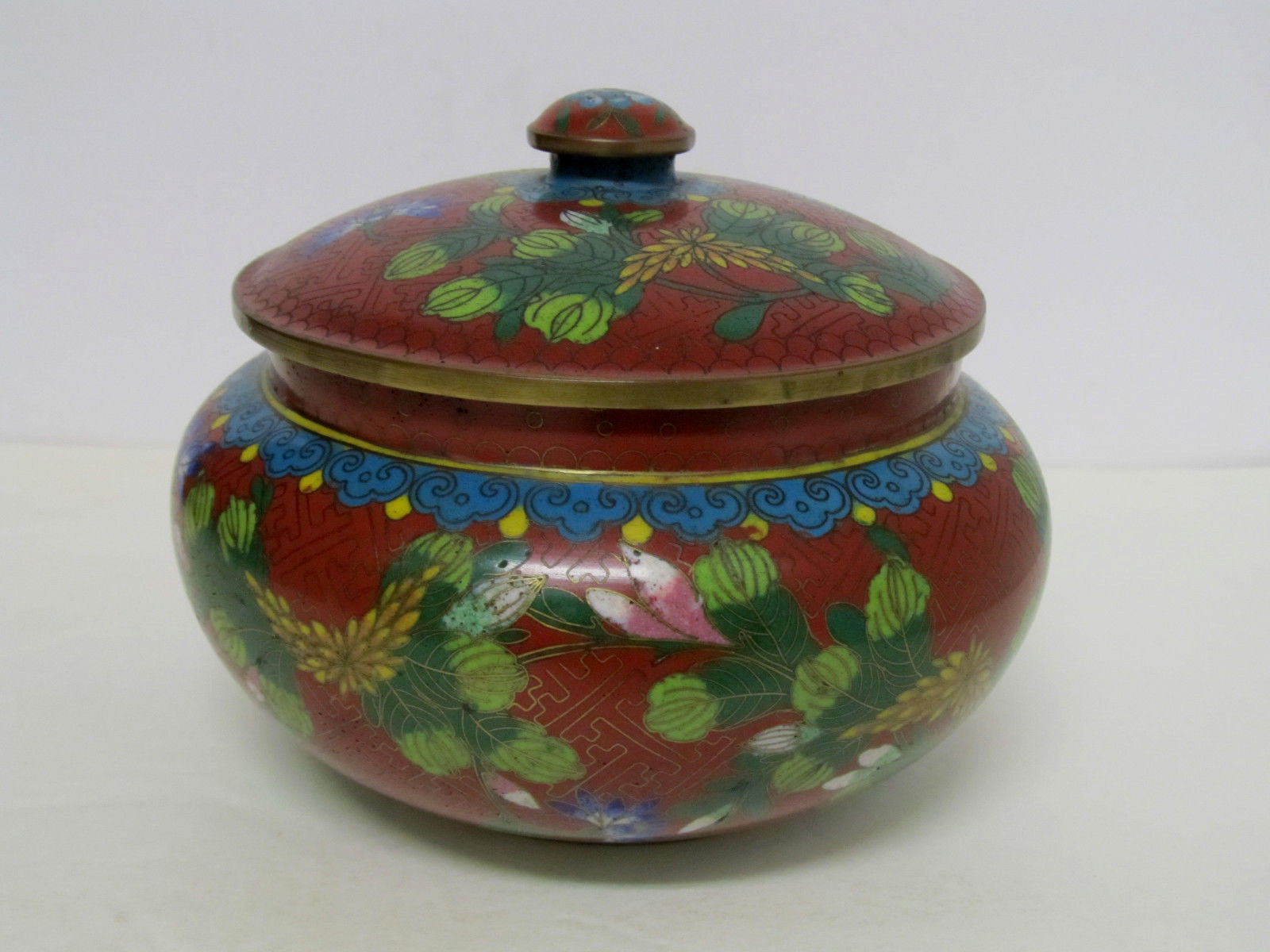 Fine Antique/Old Chinese Floral Design Cloisonne Covered Jar Vase with mark