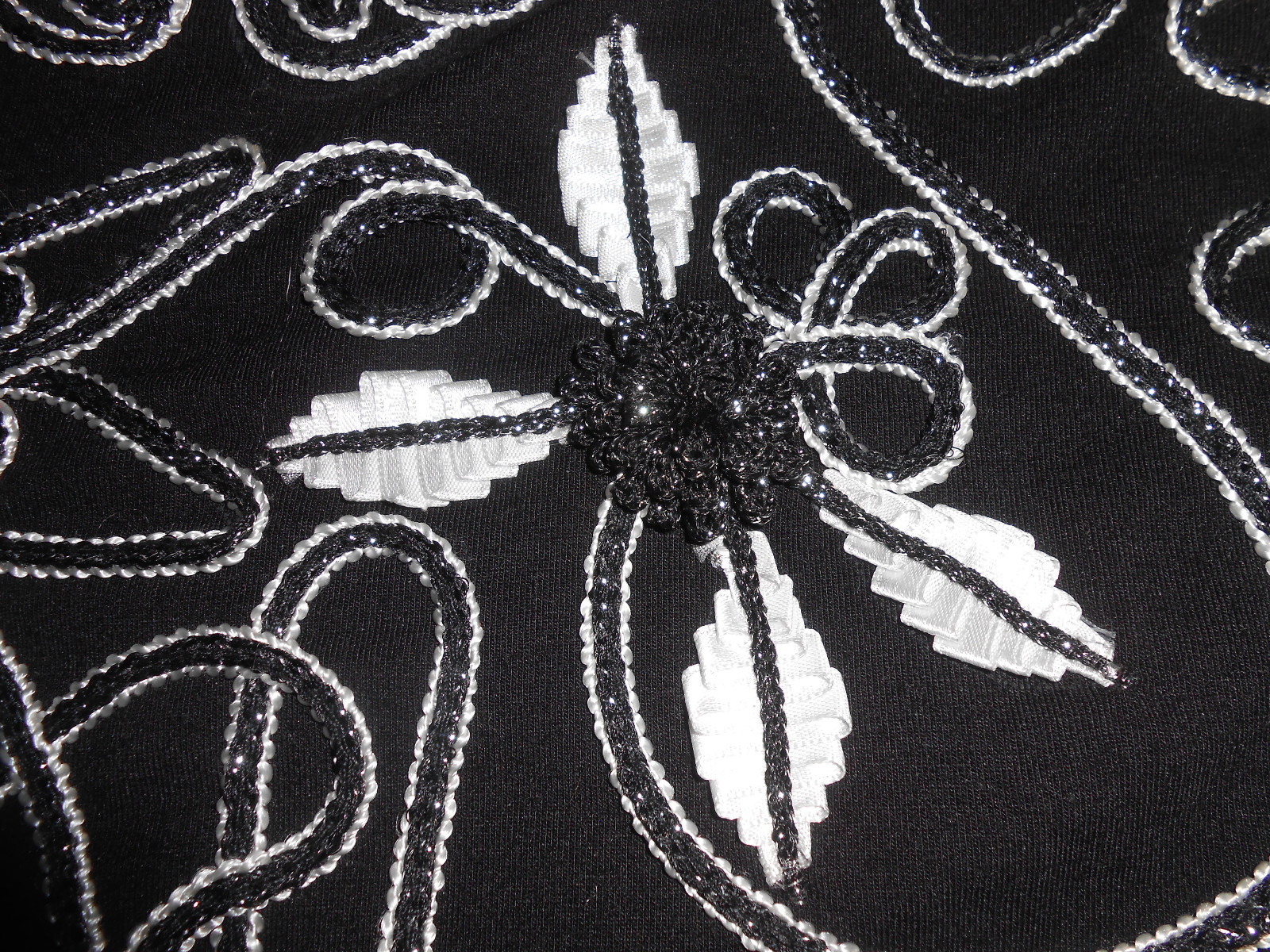 LAUREN MICHELLE 2XL BLACK & WHILE ELEGANT DRESSY BLOUSE  GREAT CONDITION